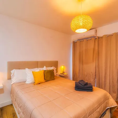 Апартаменты Stylish Studio 5 Min Beaches Cura & 8 Min Locos *